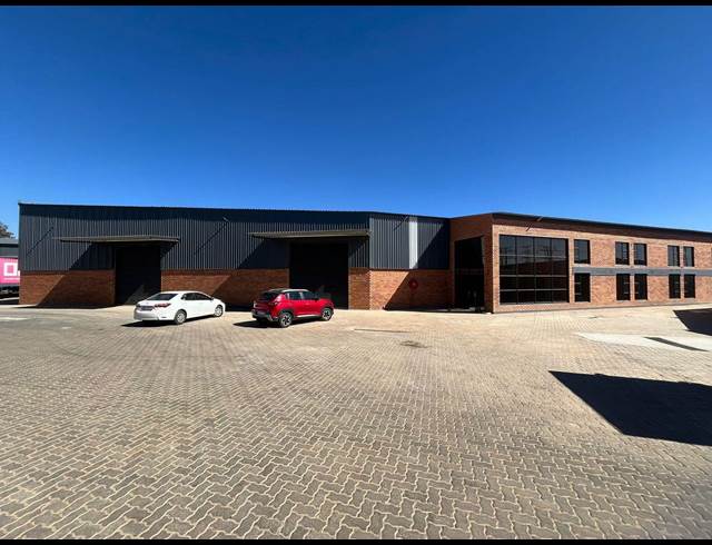 2,702M² WAREHOUSE TO LET IN ORMONDE