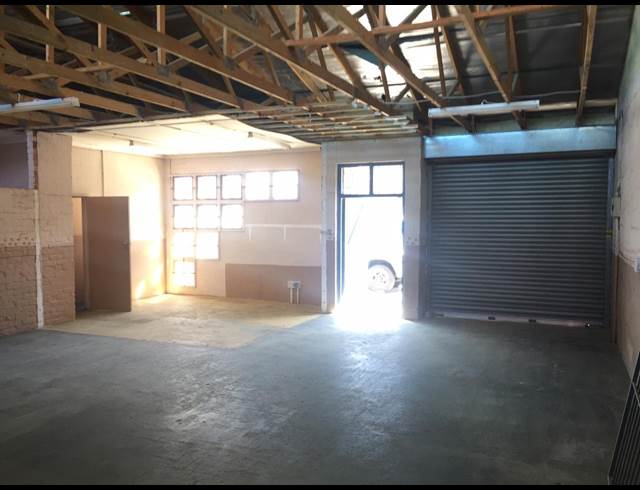 98M² BUILDING TO LET IN CAPRICORN