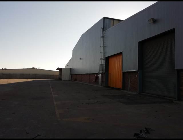 8,429M² WAREHOUSE TO LET IN SPARTAN