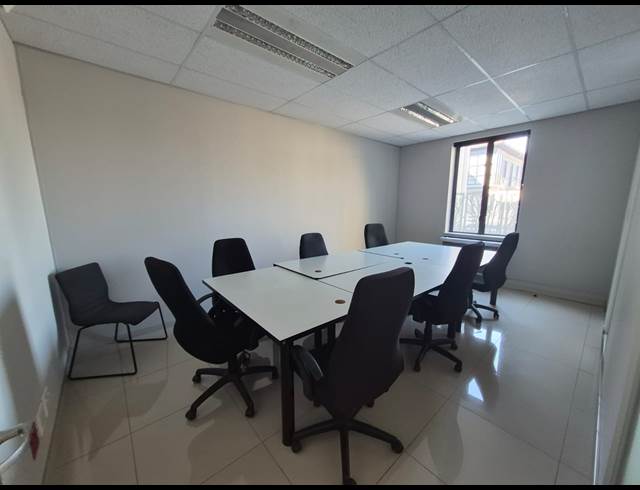 556M² OFFICE TO LET IN SANDTON CENTRAL