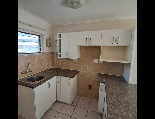 2 BEDROOM PROPERTY TO RENT IN WINDSOR PARK