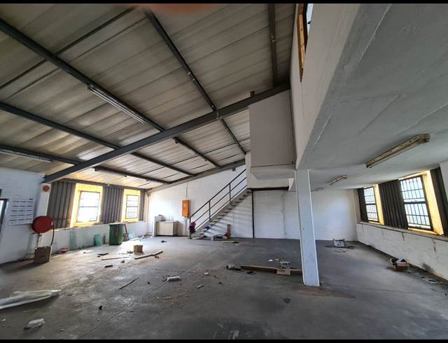 188M² WAREHOUSE TO LET IN PHOENIX INDUSTRIAL