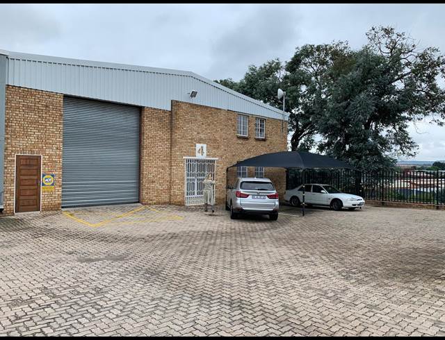 344M² WAREHOUSE TO LET IN LASER PARK