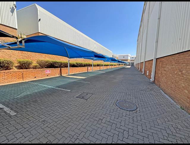 19,294M² WAREHOUSE TO LET IN JET PARK