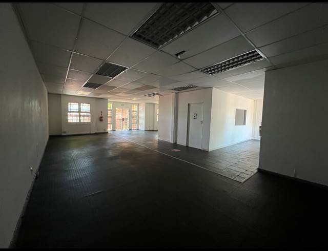 124.80M² OFFICE TO LET IN HIGHVELD