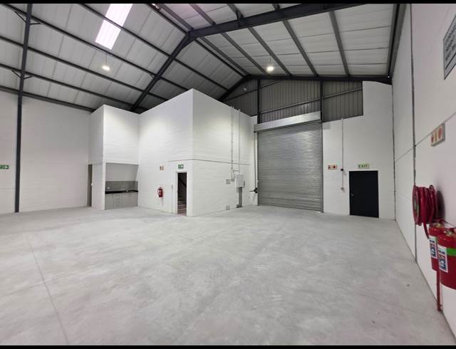 577M² WAREHOUSE TO LET IN FIRGROVE
