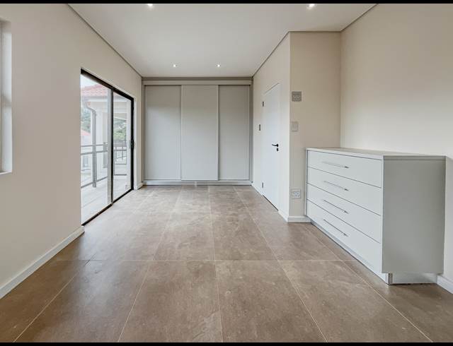 4 BEDROOM TOWNHOUSE TO LET IN SEAWARD ESTATES