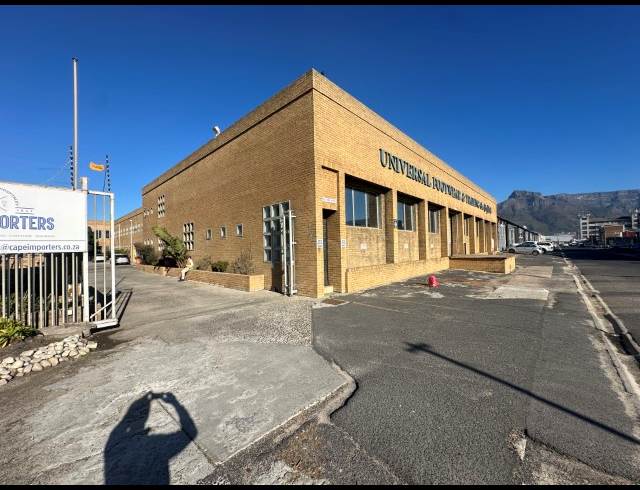 3,300M² WAREHOUSE TO LET IN PAARDEN EILAND