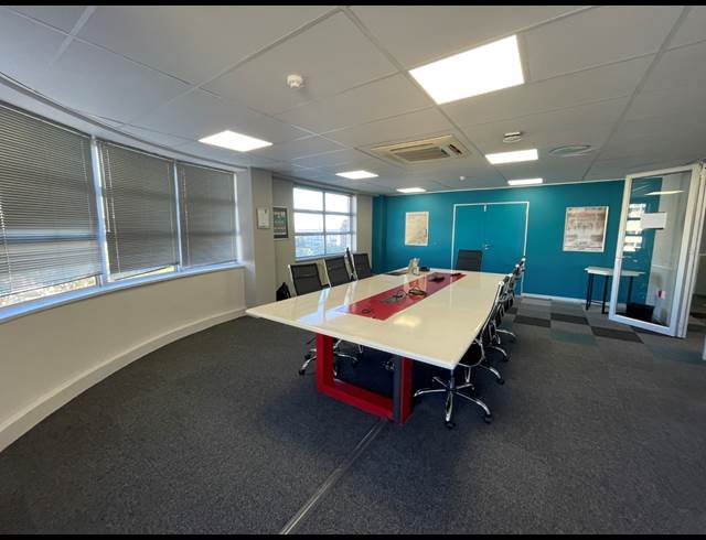 3,658M² BUILDING TO LET IN CAPE TOWN CITY CENTRE