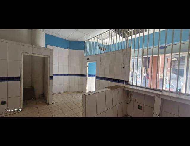 74M² OFFICE TO LET IN NEWTOWN
