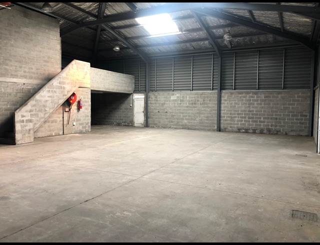 301M² WAREHOUSE TO LET IN EPPING INDUSTRIAL