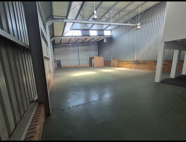 470M² FACTORY TO LET IN BENROSE