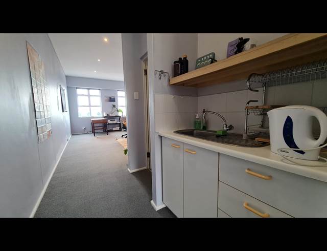 49M² OFFICE TO LET IN WESTLAKE