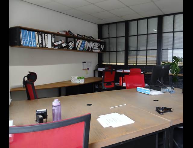 152M² OFFICE TO LET IN UMHLANGA RIDGE