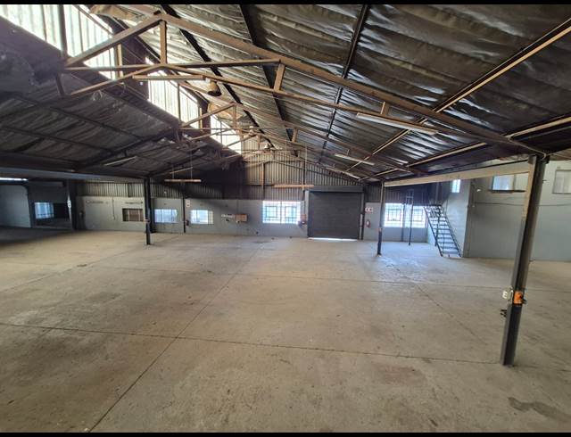 1,700M² WAREHOUSE TO LET IN ALRODE SOUTH