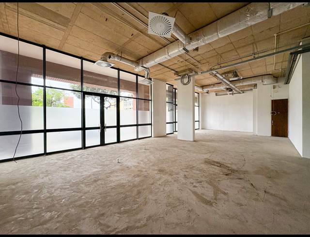 136M² OFFICE TO LET IN NEW TOWN CENTRE