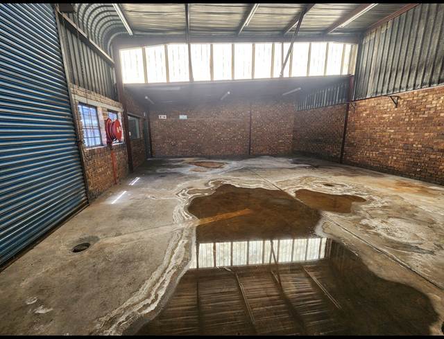 145M² WAREHOUSE TO LET IN WADEVILLE