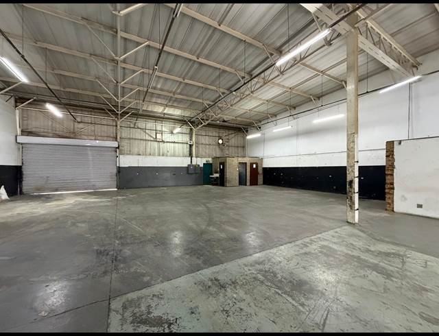 560M² WAREHOUSE TO LET IN HALFWAY HOUSE