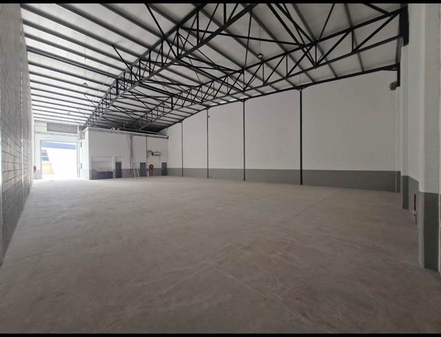 565M² WAREHOUSE TO LET IN STIKLAND INDUSTRIAL