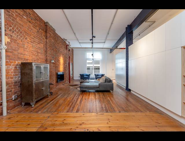 1 BEDROOM APARTMENT RENTED IN CAPE TOWN CITY CENTRE