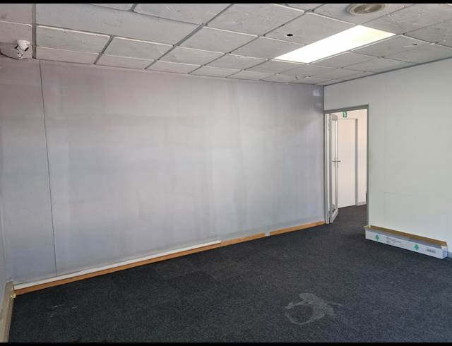 260M² OFFICE TO LET IN HOUGHTON ESTATE