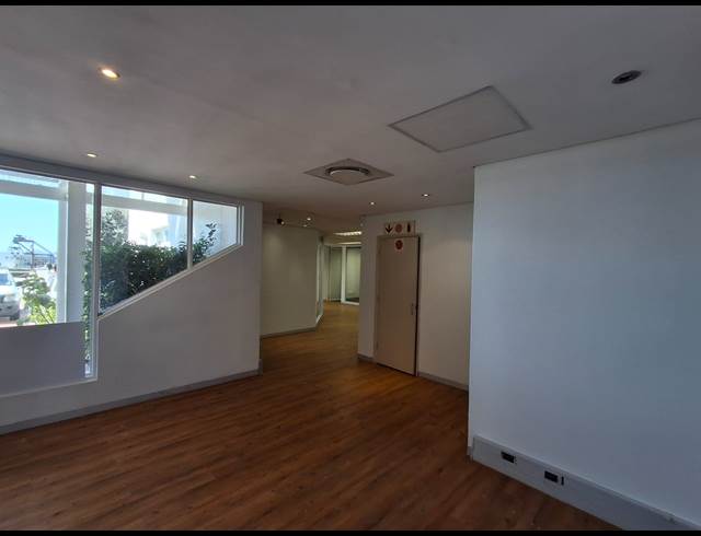 212M² OFFICE TO LET IN MOUILLE POINT
