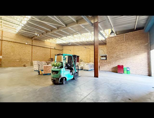 665M² WAREHOUSE TO LET IN MEADOWDALE