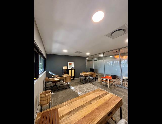 34M² BUSINESS CENTRE TO LET IN BALLITO CENTRAL