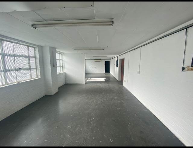 2,881M² WAREHOUSE RENTED IN EPPING INDUSTRIAL