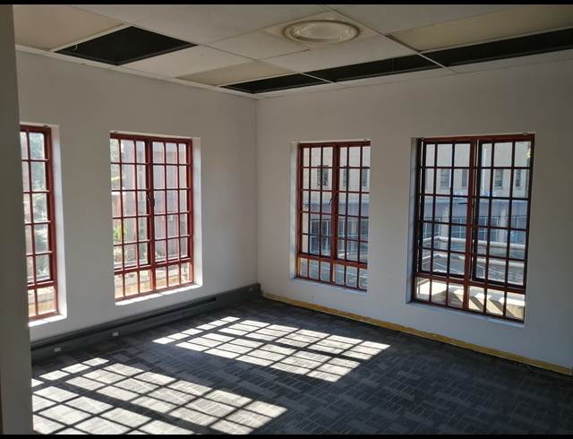 350M² OFFICE TO LET IN WESTVILLE
