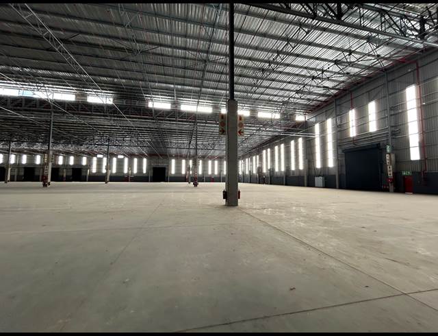 22,455M² WAREHOUSE TO LET IN GLEN MARAIS