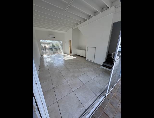 86M² BUSINESS CENTRE TO LET IN BALLITO CENTRAL