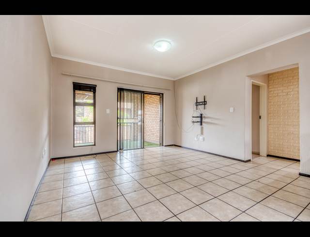 2 BEDROOM SECTIONAL TITLE TO LET IN FERNDALE