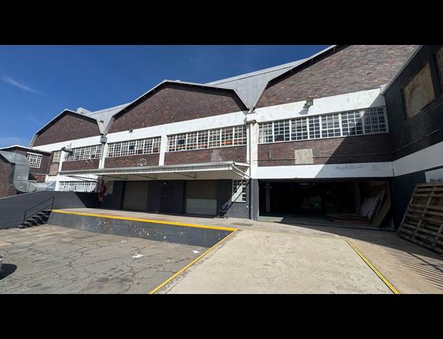 1,615M² WAREHOUSE TO LET IN KEW INDUSTRIAL