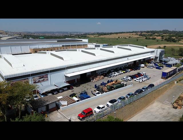 8,760M² WAREHOUSE TO LET IN LINBRO PARK