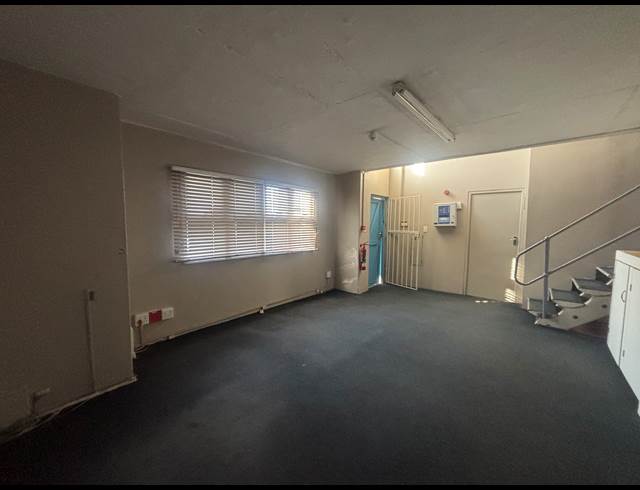 462M² WAREHOUSE TO LET IN AIRPORT INDUSTRIA