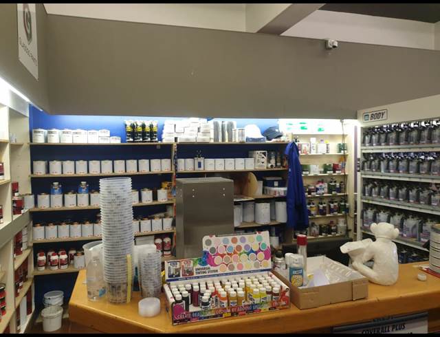 100M² RETAIL TO LET IN BREDELL