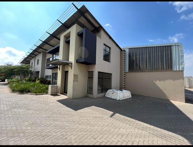 750M² WAREHOUSE TO LET IN PRIMROSE