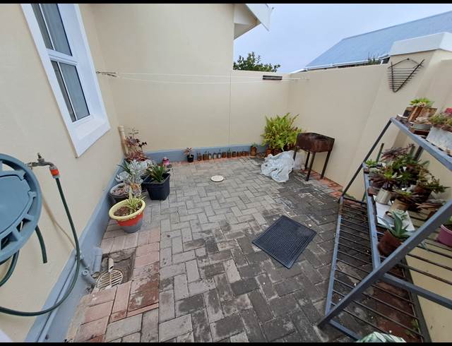 1 bed property to rent in LANGERUG