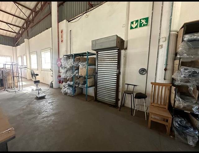 1,116M² WAREHOUSE TO LET IN ROBERTVILLE