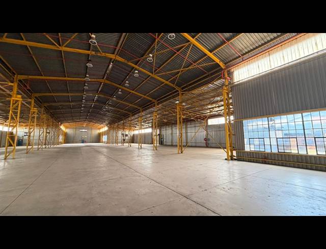 5,990M² WAREHOUSE TO LET IN ROSSLYN
