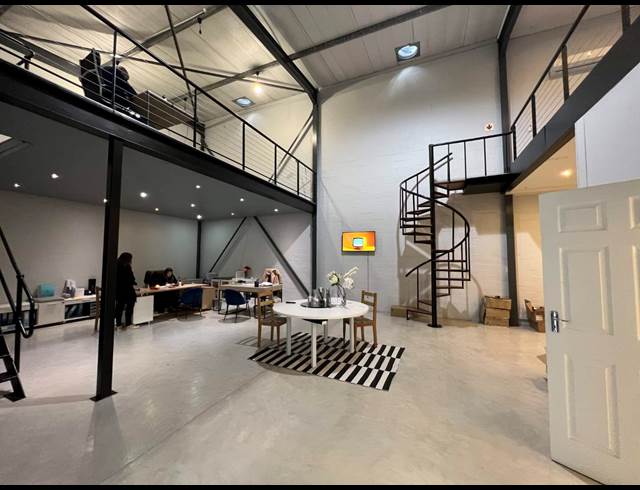 565M² WAREHOUSE RENTED IN WESTLAKE