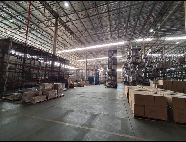 8,558M² WAREHOUSE TO LET IN DENVER