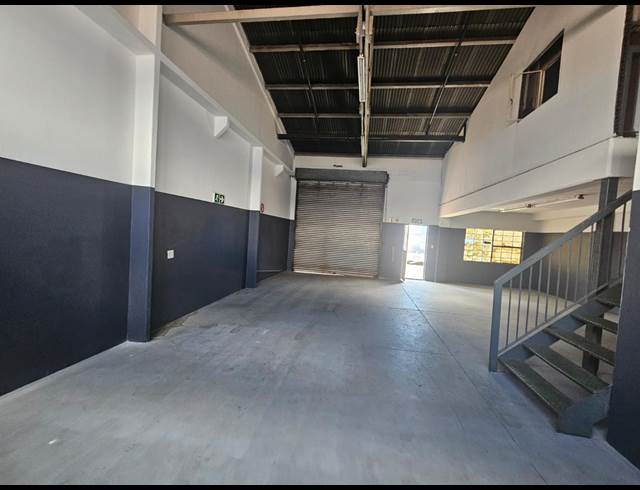 134M² WAREHOUSE TO LET IN STEELEDALE