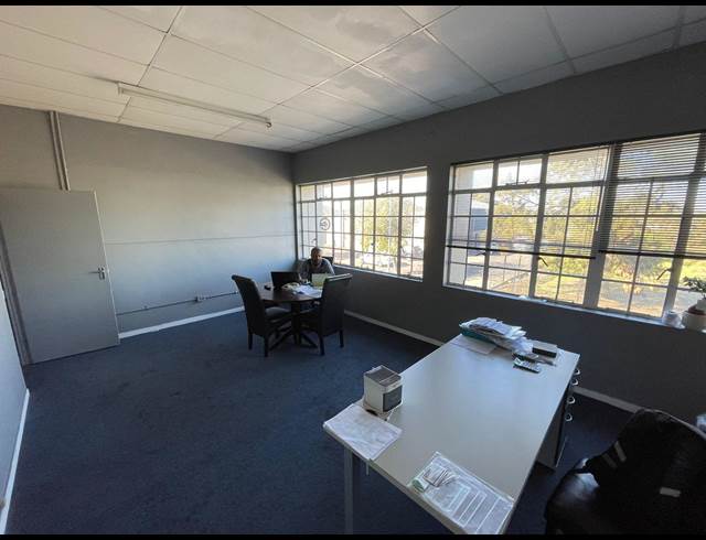 700M² WAREHOUSE TO LET IN PAROW EAST