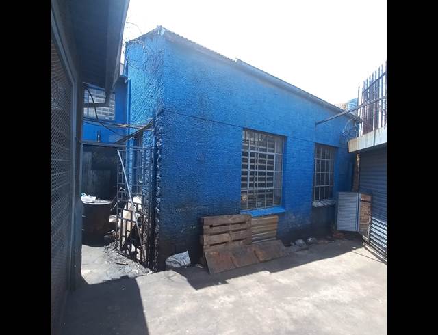 280M² WAREHOUSE TO LET IN CITY & SUBURBAN