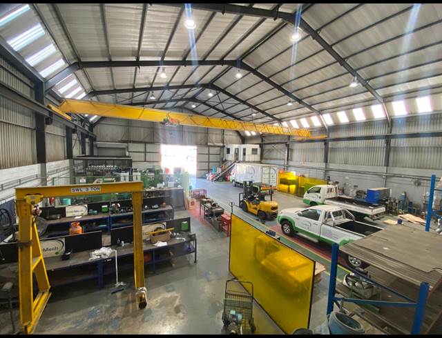 1,250M² FACTORY TO LET IN PAARDEN EILAND