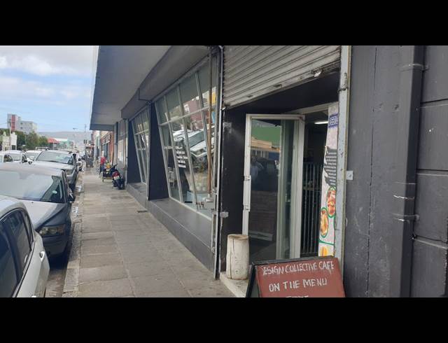 800M² SHOWROOM TO LET IN WOODSTOCK