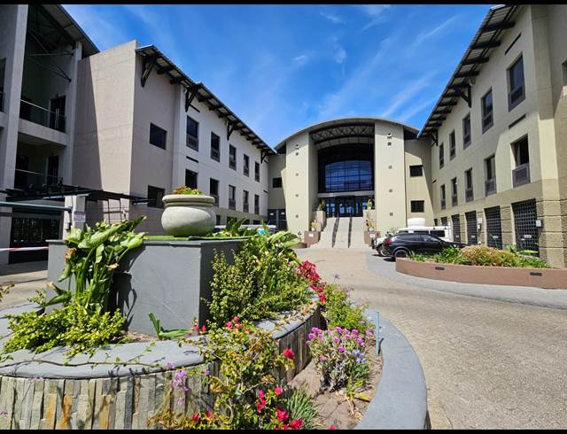 877M² OFFICE TO LET IN CENTURY CITY