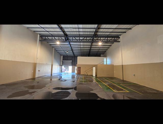 451M² WAREHOUSE TO LET IN STORMILL